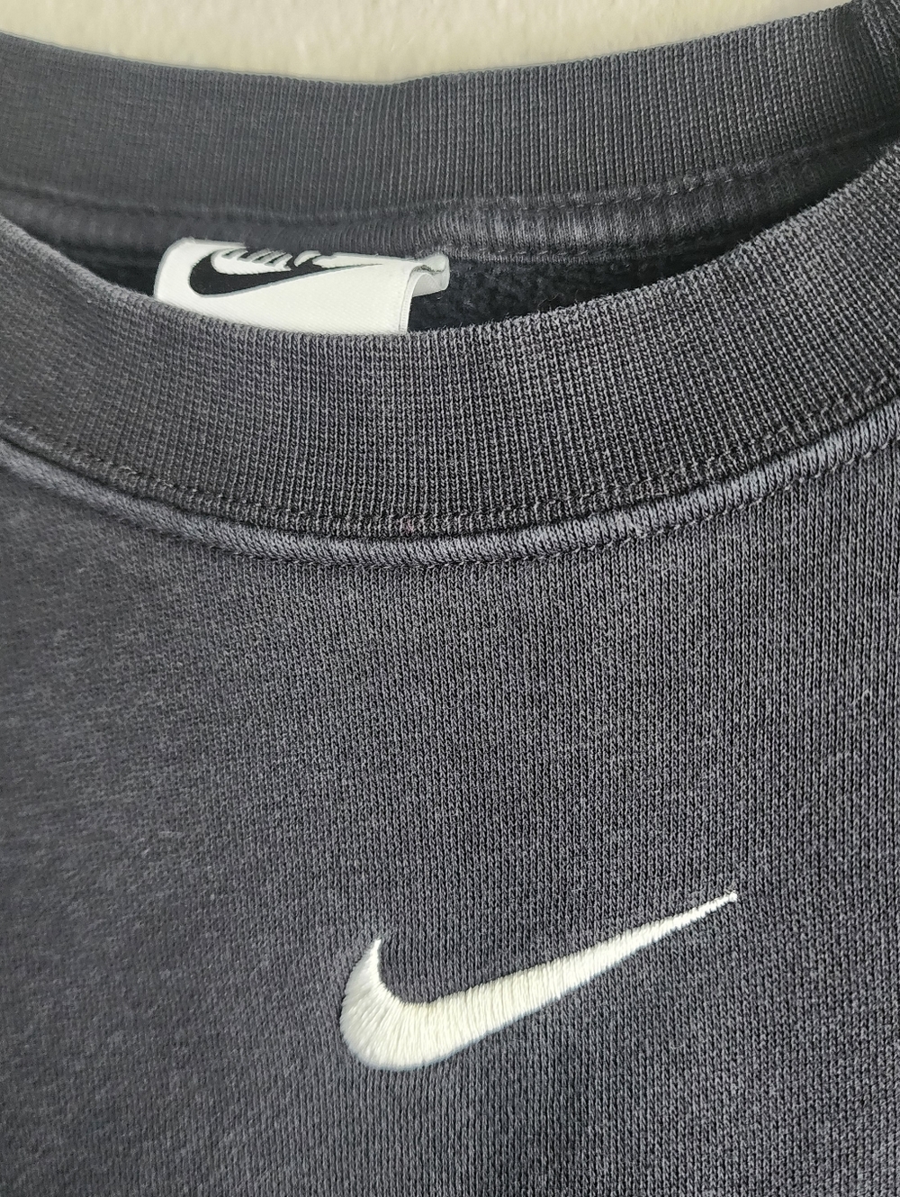 NIKE CENTER SWOOSH WOMENS OVERSIZED CREWNECK SZ LARGE - Picture 2 of 5